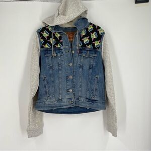 Levi’s Women’s Jean Jacket Customized Disney Star Wars Patched size M